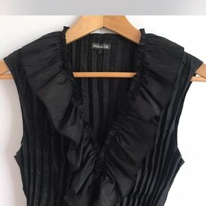 Vintage Y2K Black Ruffled Sleeveless accordion wrap Top